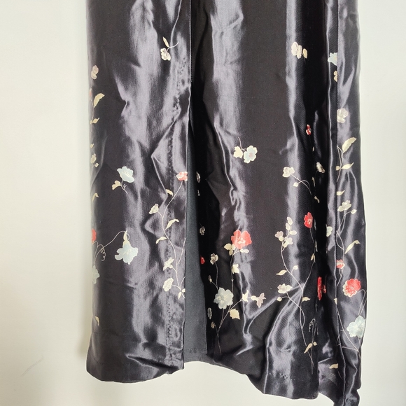 90's Asian inspired black sateen empire waist with floral design - Picture 7 of 10